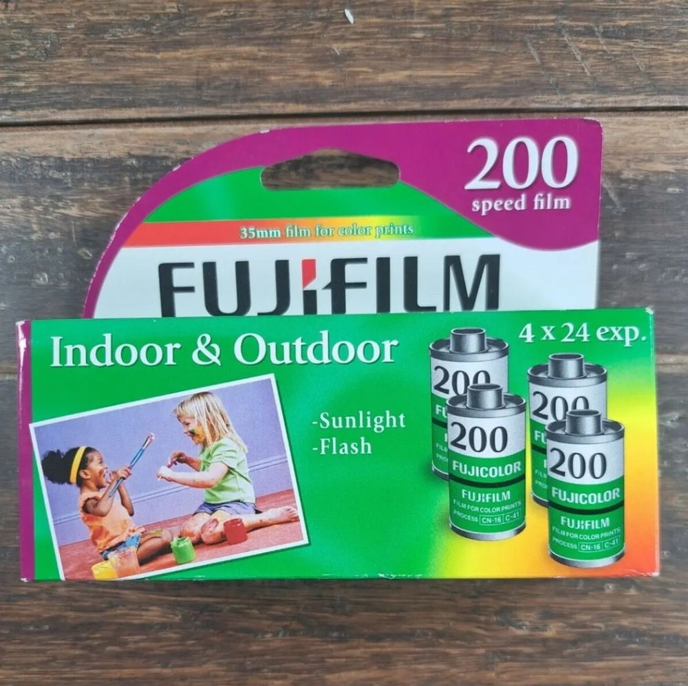 Fujifilm indoor outdoor 4x24exp 200 speed